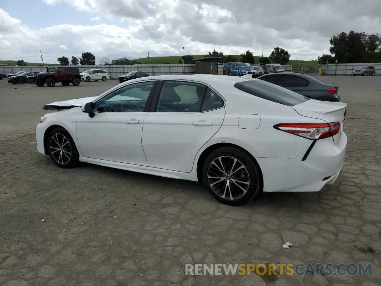 2 Photograph of a damaged car 4T1G11AK8LU925927 TOYOTA CAMRY 2020