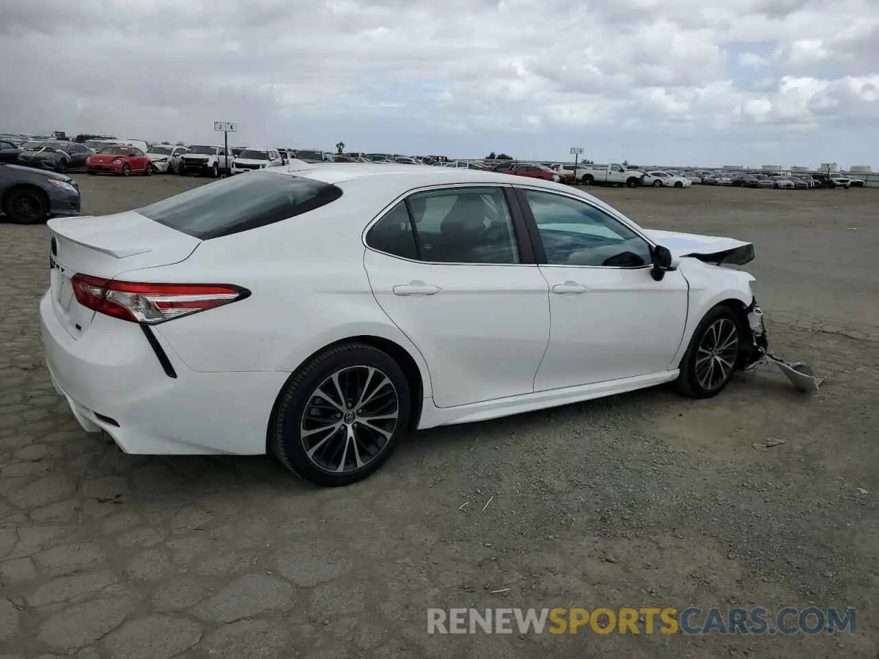3 Photograph of a damaged car 4T1G11AK8LU925927 TOYOTA CAMRY 2020