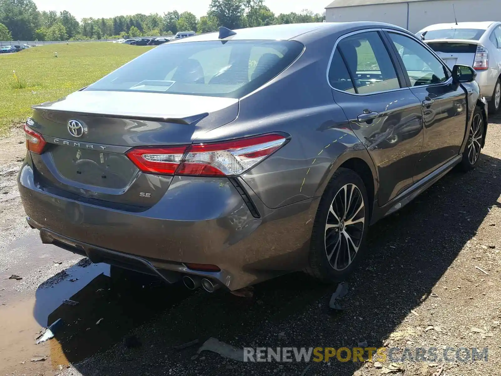 4 Photograph of a damaged car 4T1G11AK8LU926379 TOYOTA CAMRY 2020