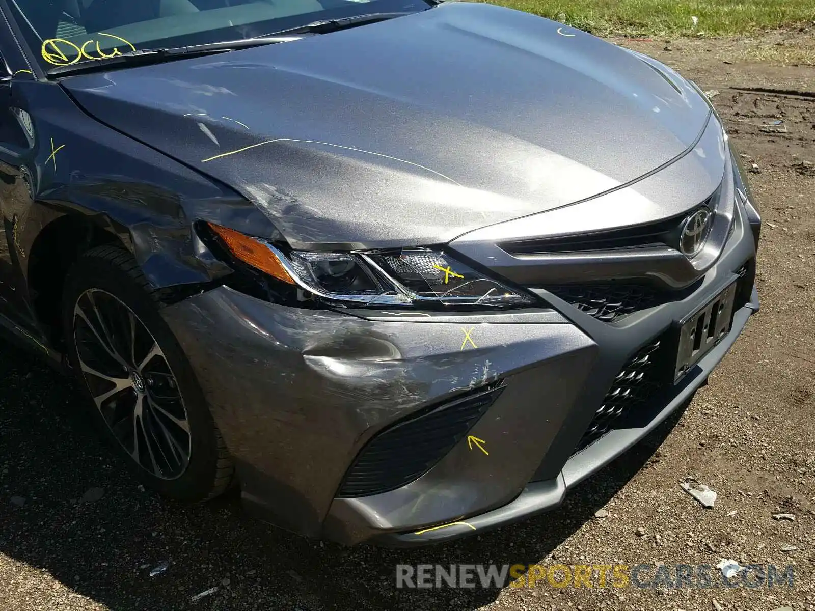 9 Photograph of a damaged car 4T1G11AK8LU926379 TOYOTA CAMRY 2020