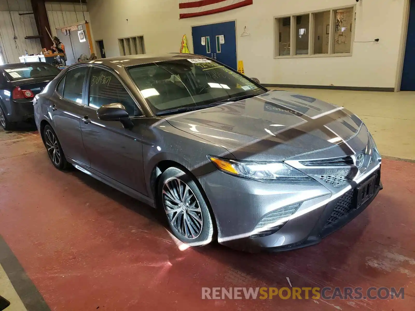 1 Photograph of a damaged car 4T1G11AK8LU929640 TOYOTA CAMRY 2020