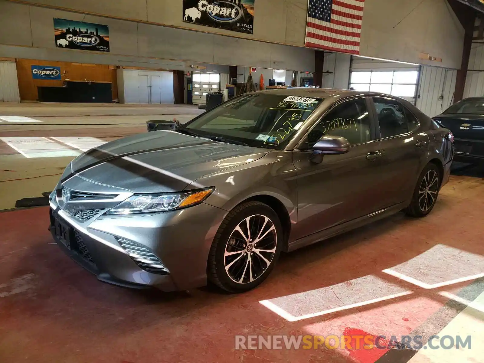 2 Photograph of a damaged car 4T1G11AK8LU929640 TOYOTA CAMRY 2020