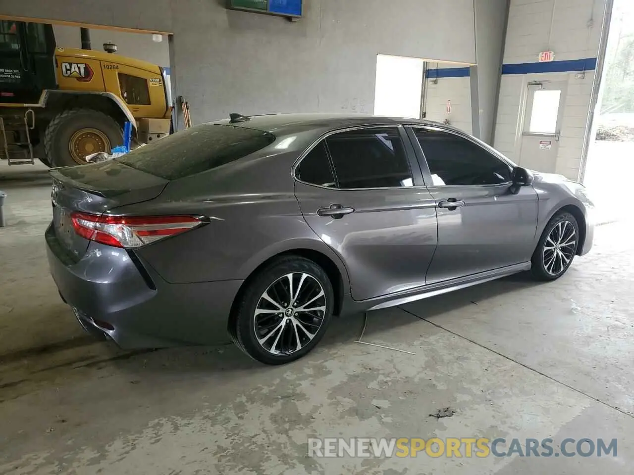 3 Photograph of a damaged car 4T1G11AK8LU930853 TOYOTA CAMRY 2020