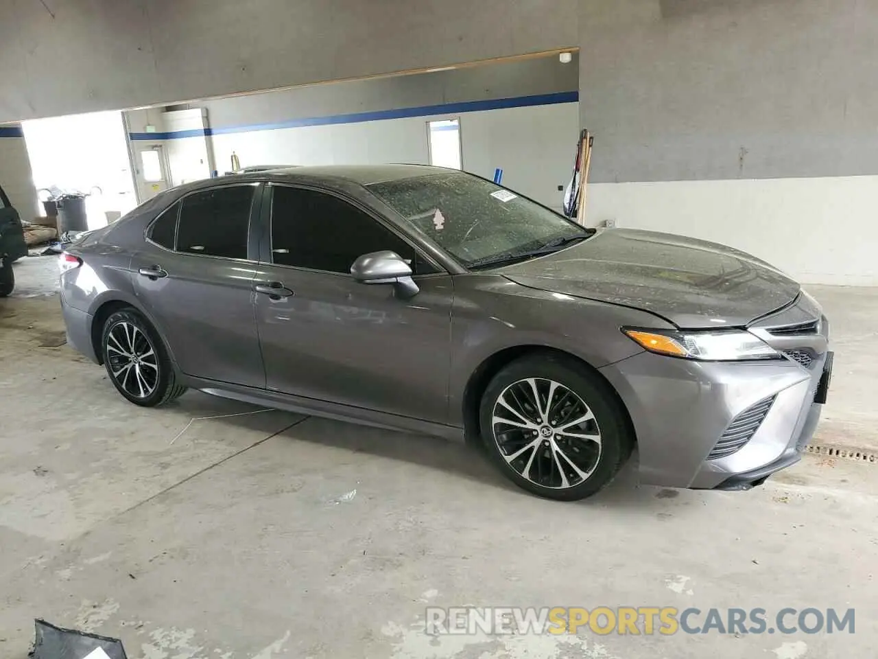 4 Photograph of a damaged car 4T1G11AK8LU930853 TOYOTA CAMRY 2020