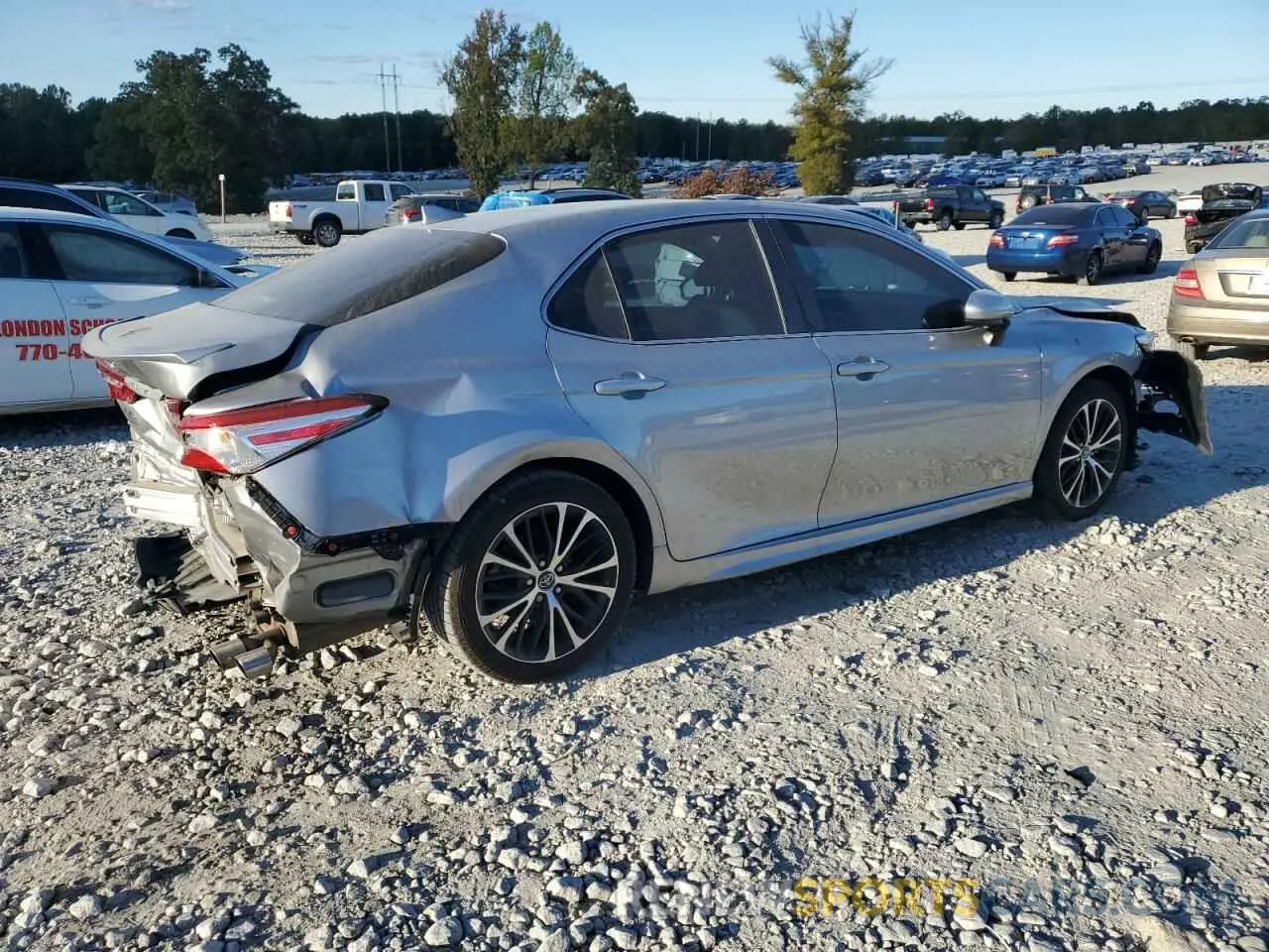 3 Photograph of a damaged car 4T1G11AK8LU935552 TOYOTA CAMRY 2020