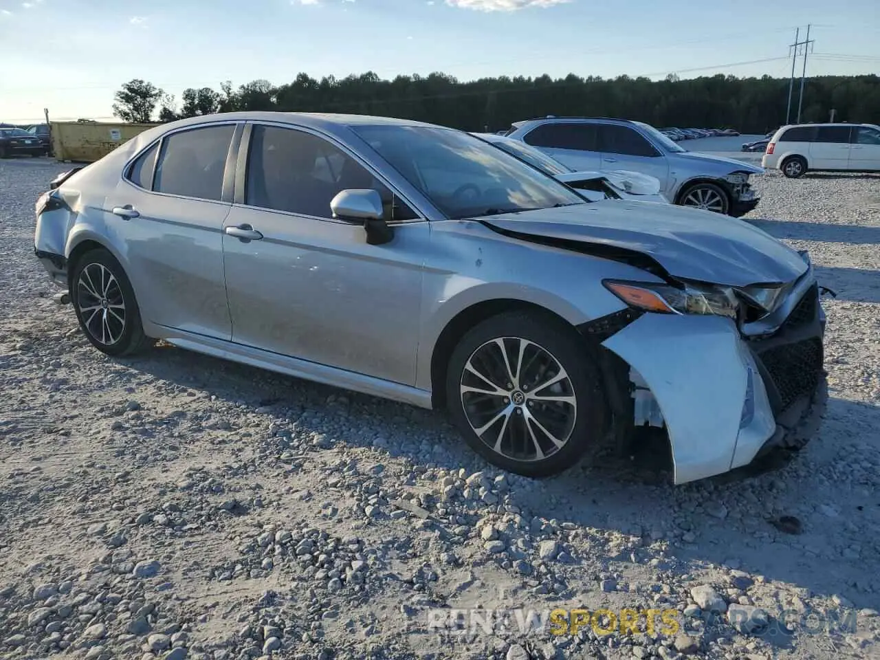 4 Photograph of a damaged car 4T1G11AK8LU935552 TOYOTA CAMRY 2020