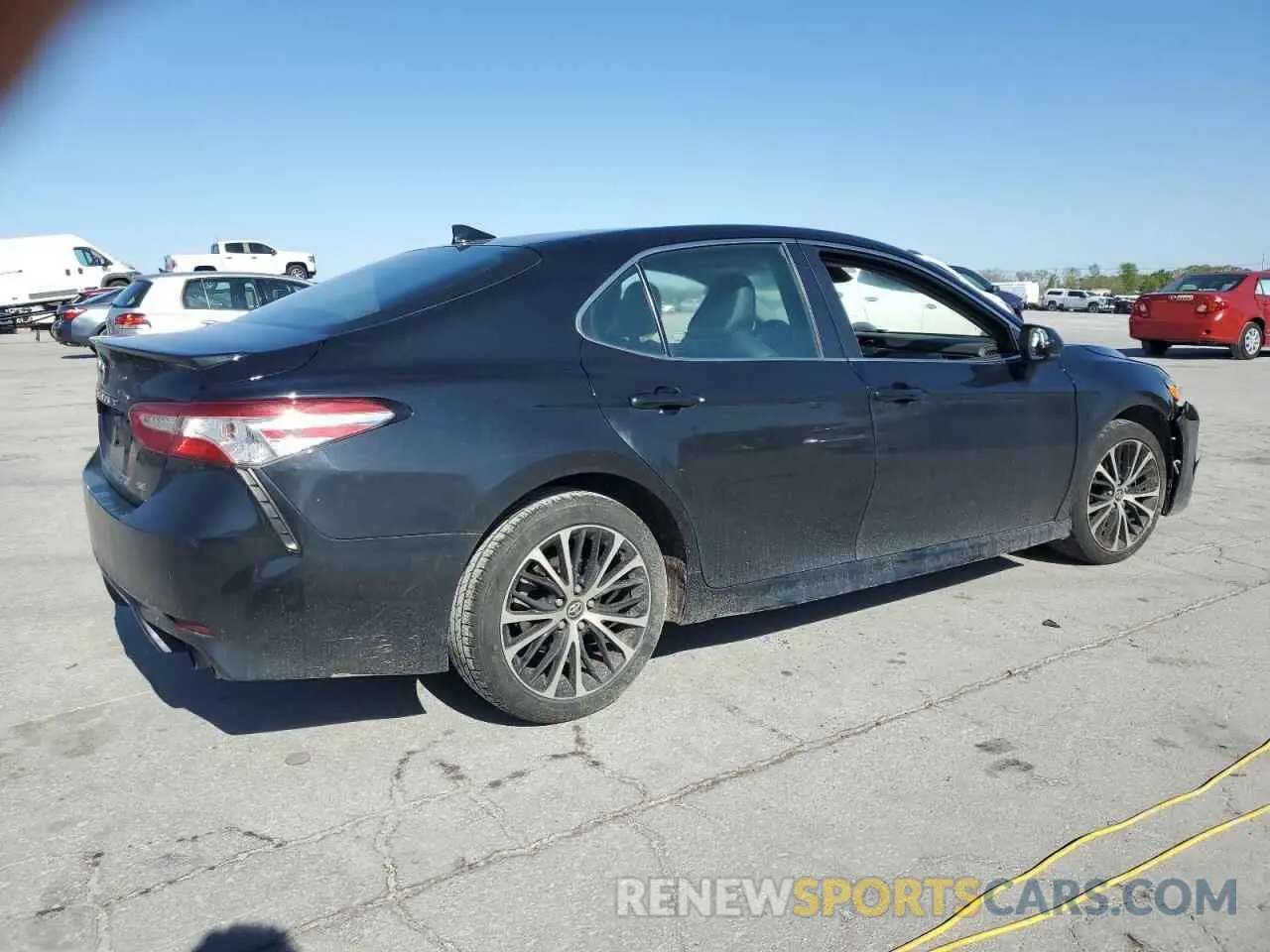 3 Photograph of a damaged car 4T1G11AK8LU939147 TOYOTA CAMRY 2020