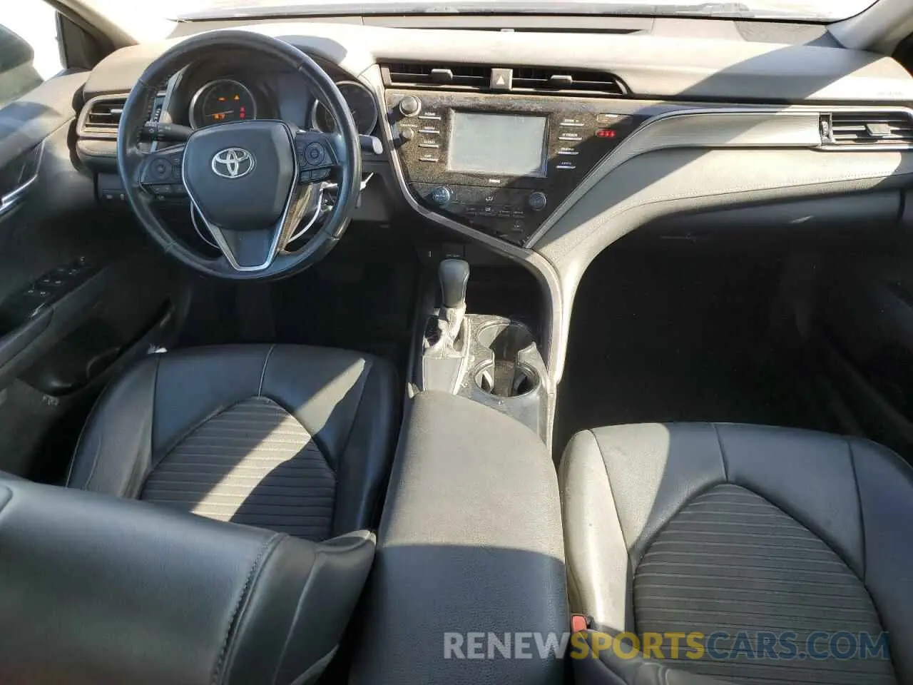8 Photograph of a damaged car 4T1G11AK8LU939147 TOYOTA CAMRY 2020