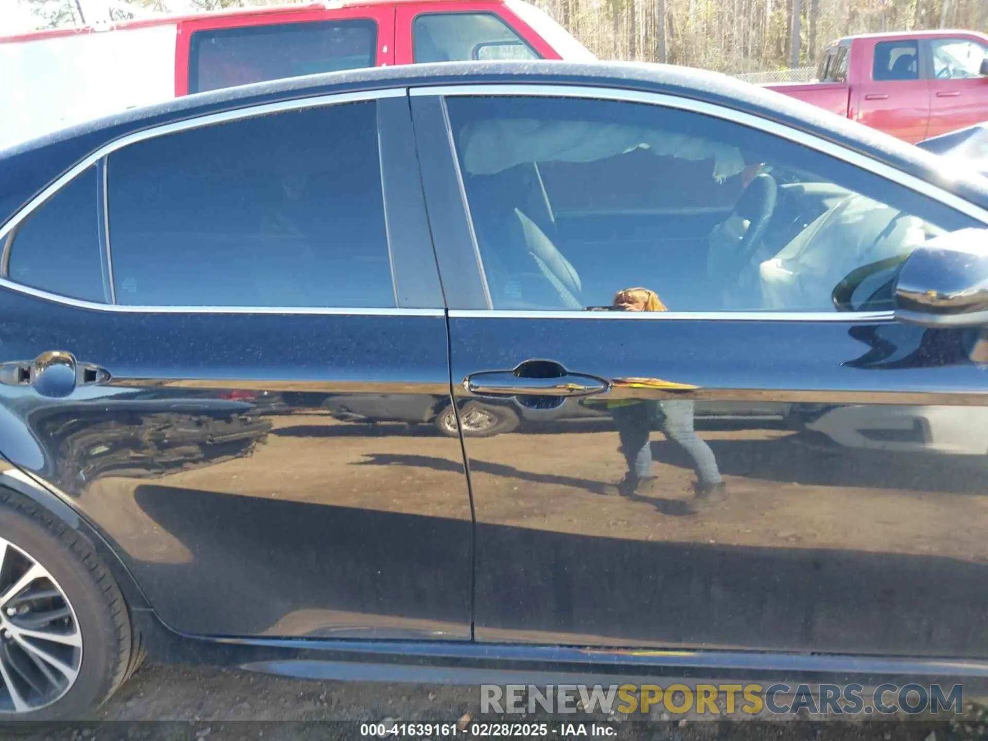 14 Photograph of a damaged car 4T1G11AK8LU957860 TOYOTA CAMRY 2020
