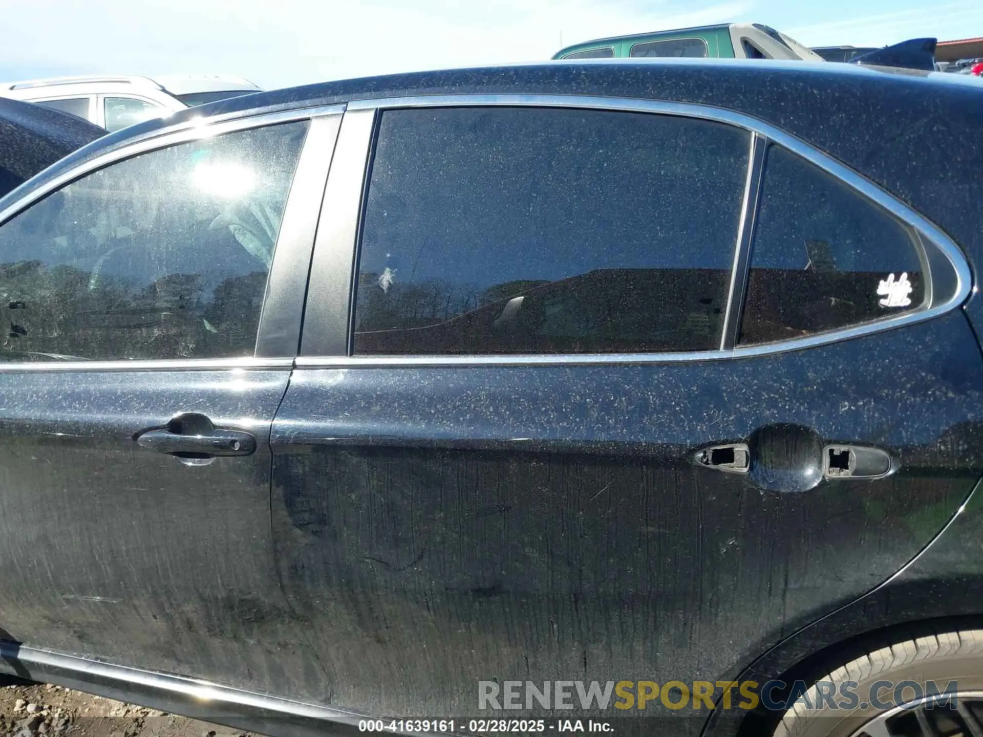 15 Photograph of a damaged car 4T1G11AK8LU957860 TOYOTA CAMRY 2020