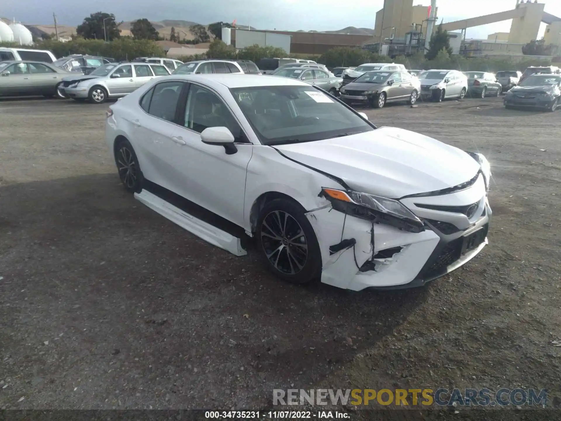 1 Photograph of a damaged car 4T1G11AK8LU962010 TOYOTA CAMRY 2020