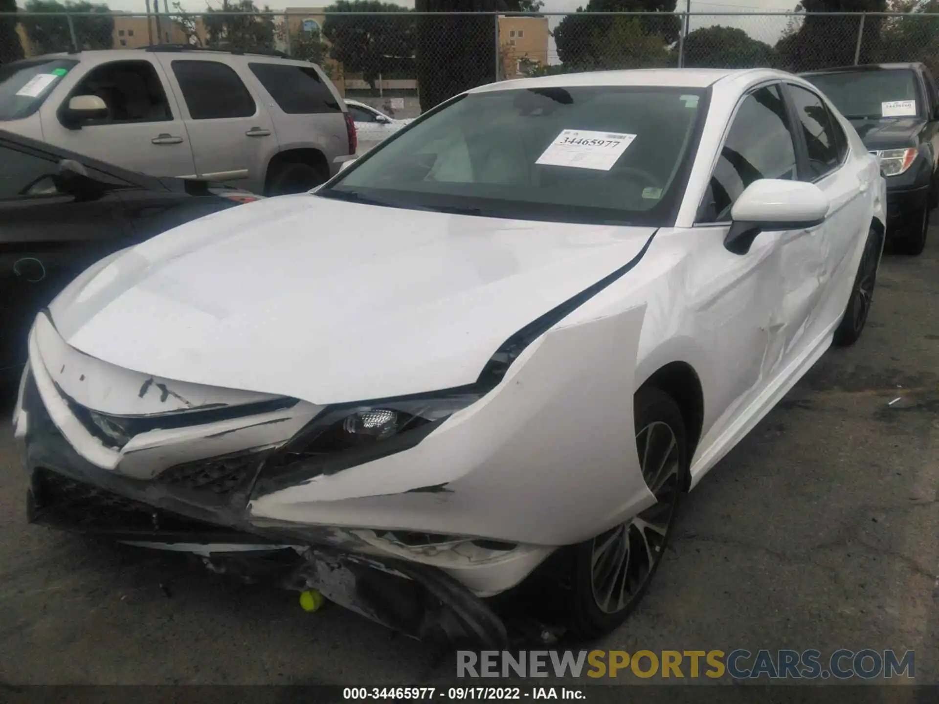 6 Photograph of a damaged car 4T1G11AK8LU962122 TOYOTA CAMRY 2020