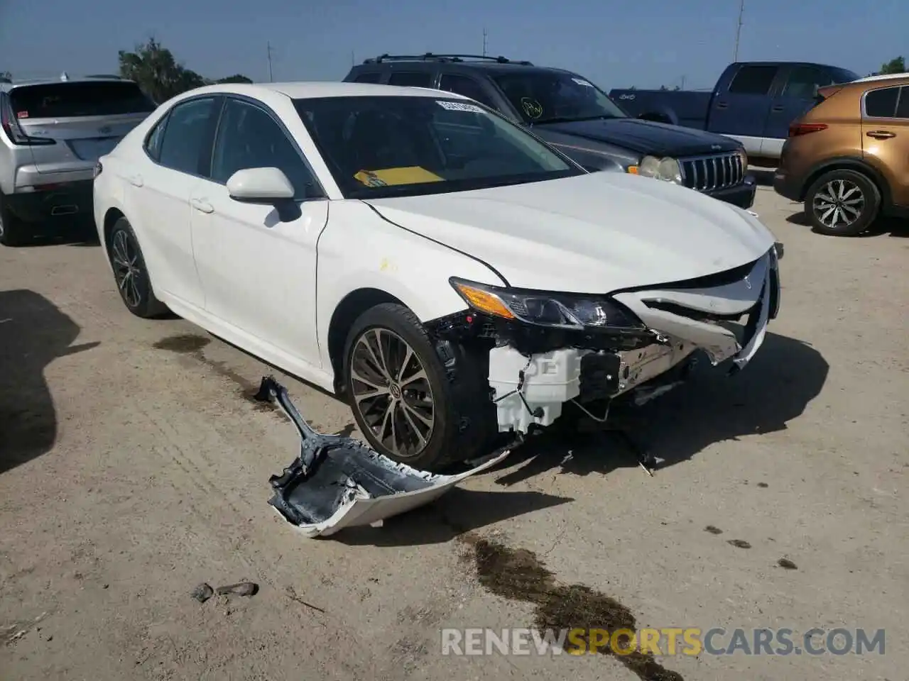 1 Photograph of a damaged car 4T1G11AK8LU964758 TOYOTA CAMRY 2020