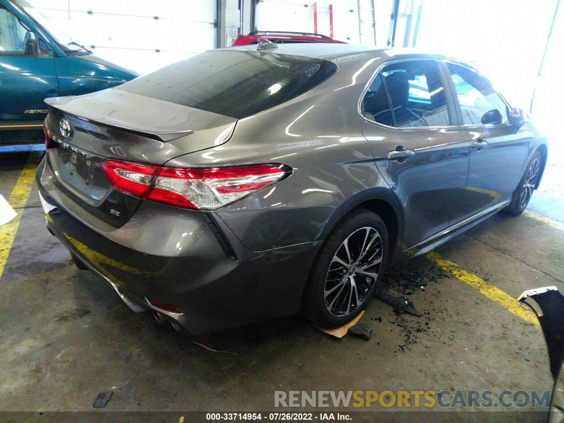 4 Photograph of a damaged car 4T1G11AK8LU967983 TOYOTA CAMRY 2020