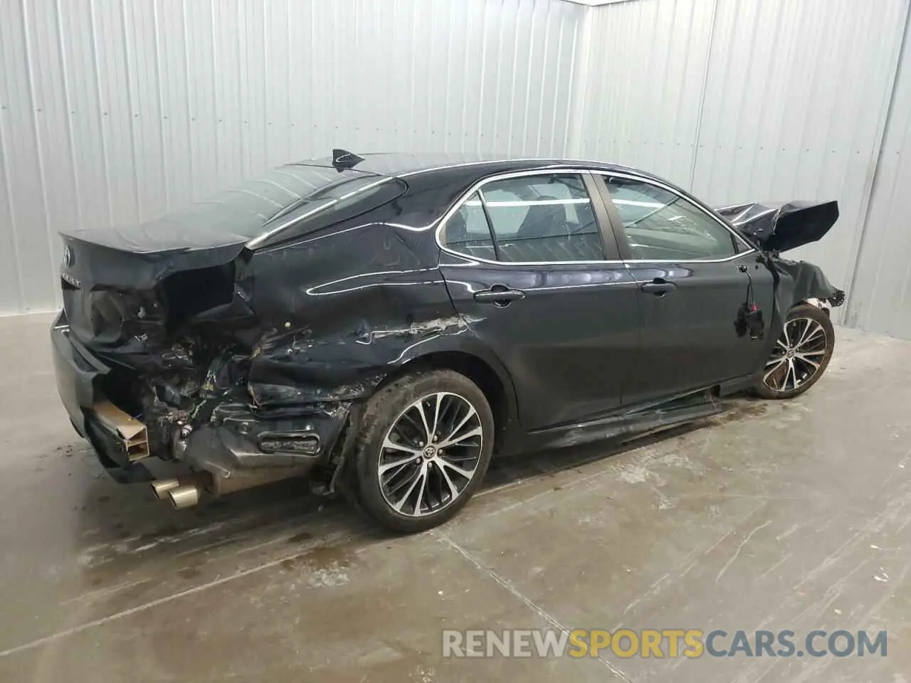 3 Photograph of a damaged car 4T1G11AK8LU972648 TOYOTA CAMRY 2020