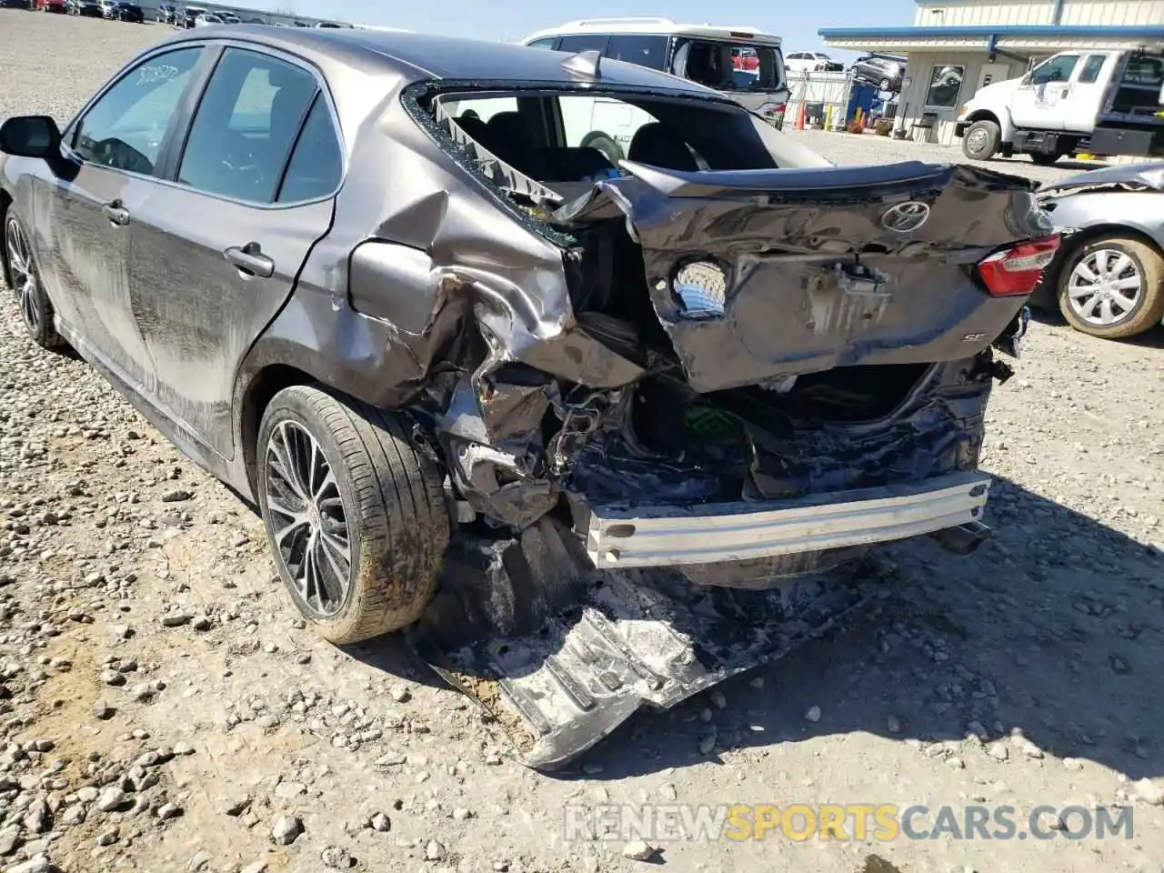 9 Photograph of a damaged car 4T1G11AK8LU974142 TOYOTA CAMRY 2020