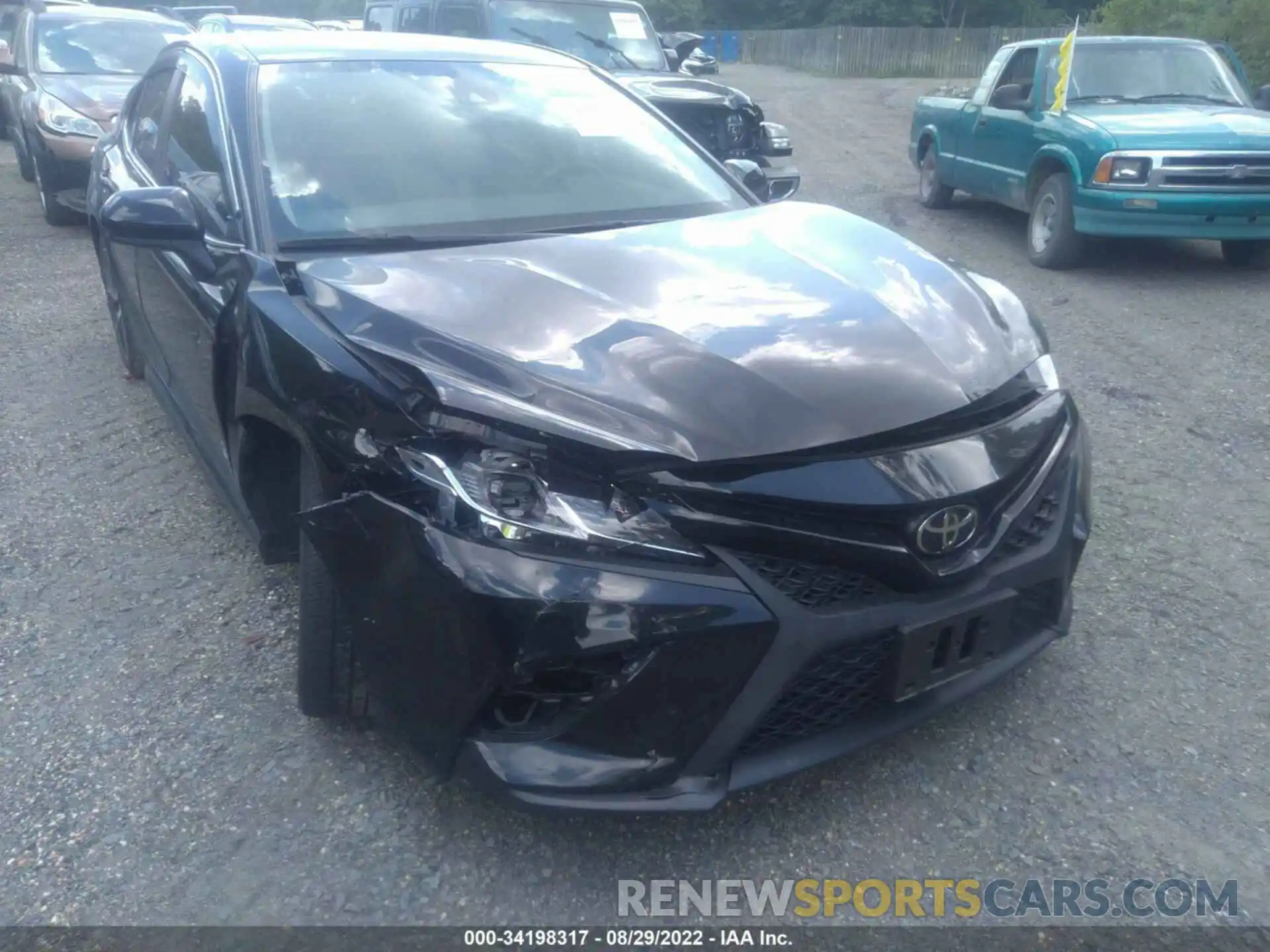 6 Photograph of a damaged car 4T1G11AK8LU979471 TOYOTA CAMRY 2020