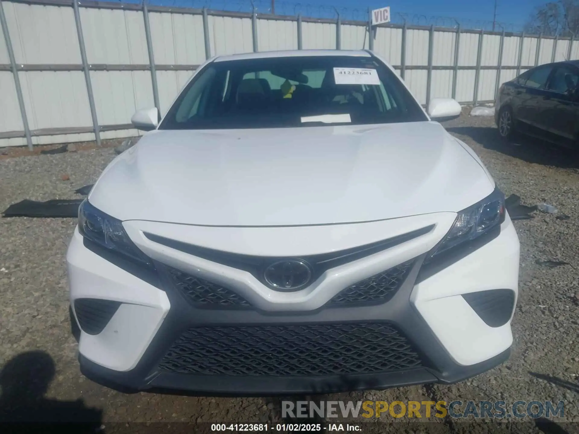 12 Photograph of a damaged car 4T1G11AK8LU980359 TOYOTA CAMRY 2020