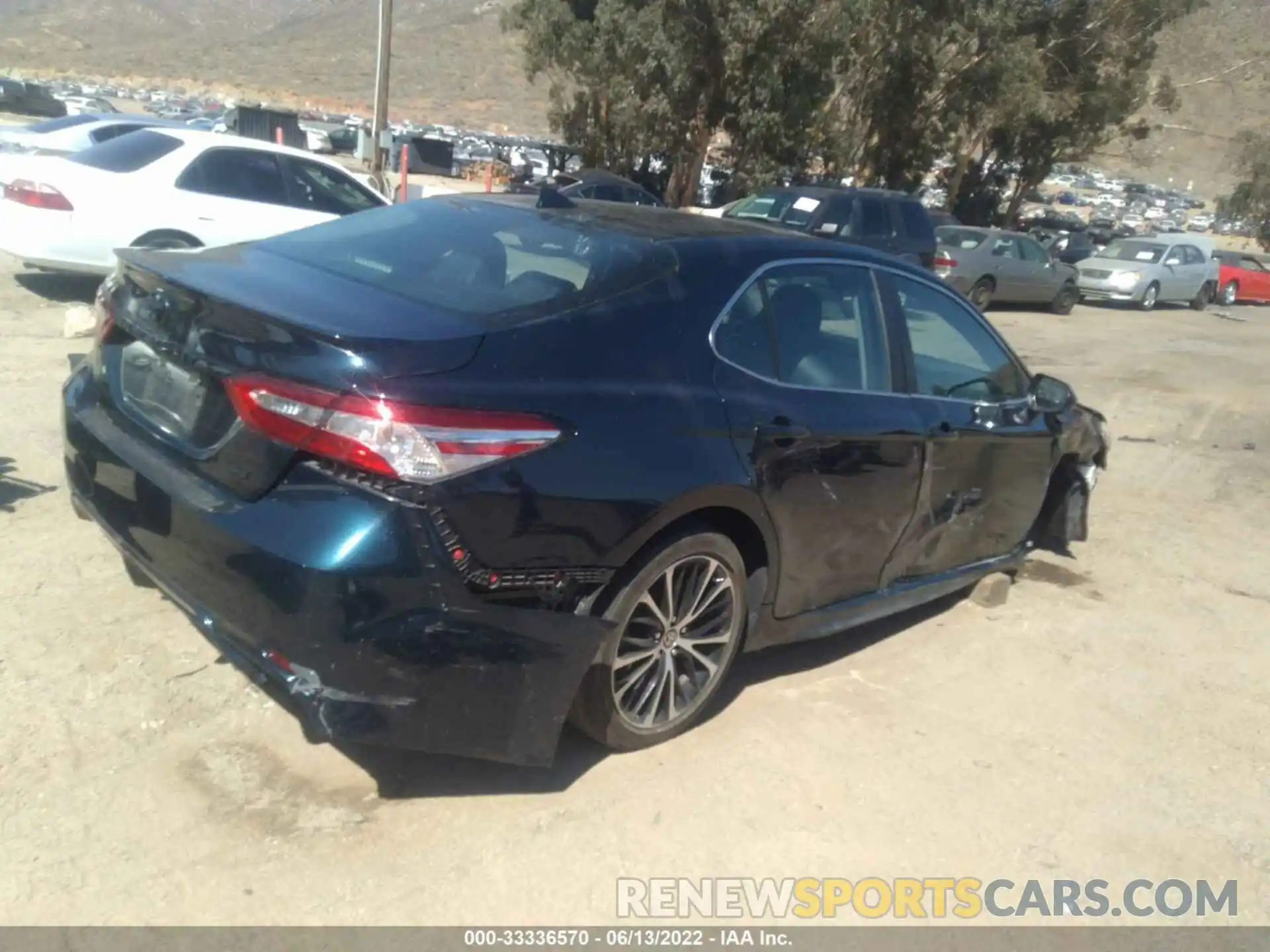 4 Photograph of a damaged car 4T1G11AK8LU984668 TOYOTA CAMRY 2020