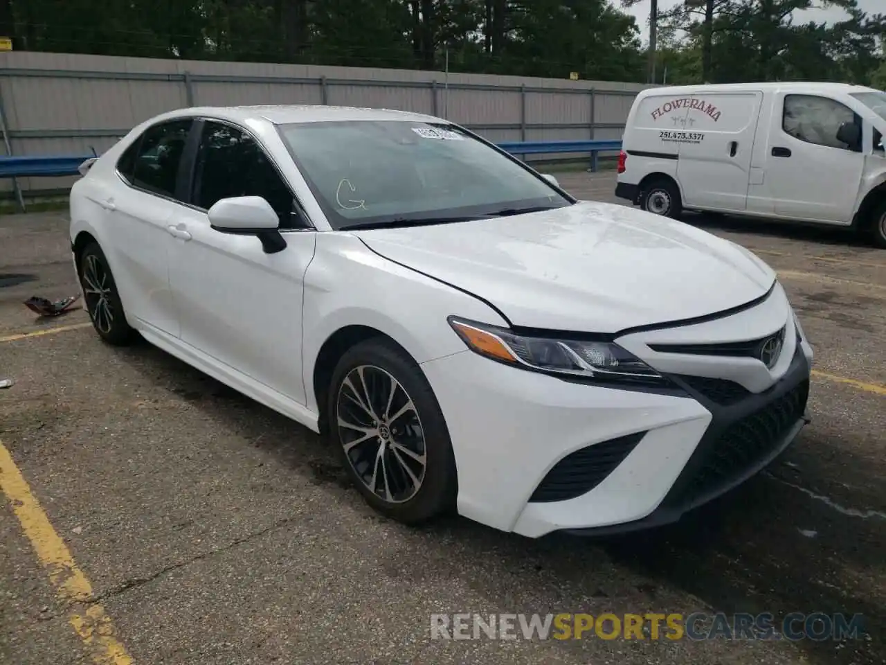 1 Photograph of a damaged car 4T1G11AK8LU985643 TOYOTA CAMRY 2020