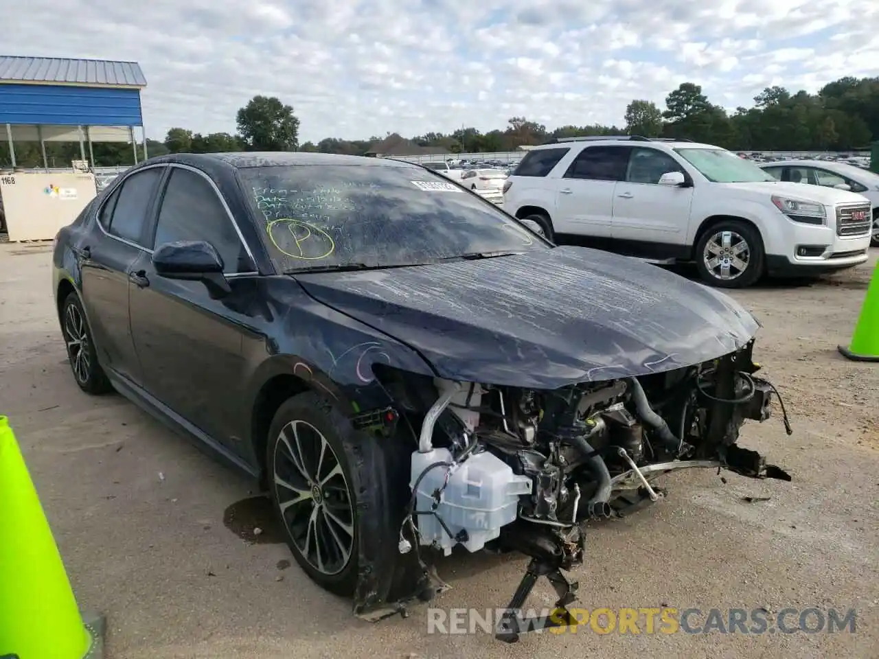 1 Photograph of a damaged car 4T1G11AK8LU988297 TOYOTA CAMRY 2020