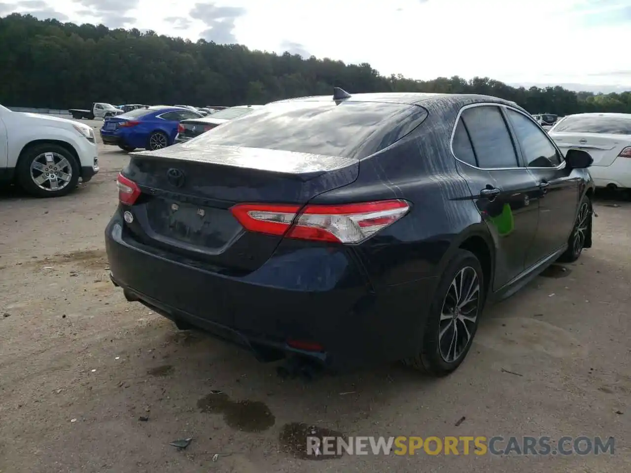 4 Photograph of a damaged car 4T1G11AK8LU988297 TOYOTA CAMRY 2020