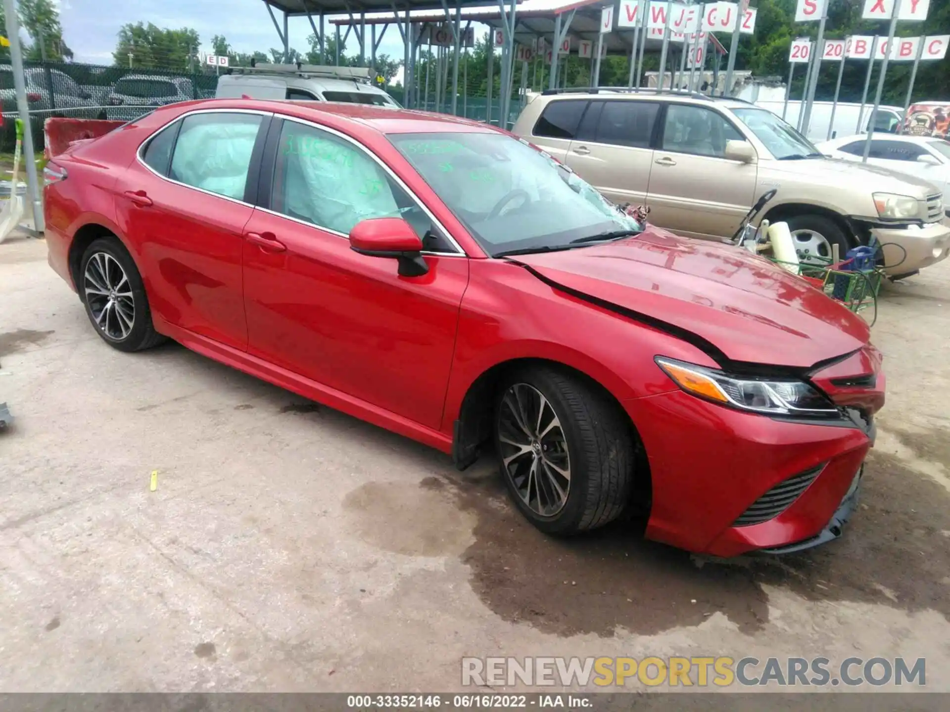 1 Photograph of a damaged car 4T1G11AK9LU303031 TOYOTA CAMRY 2020