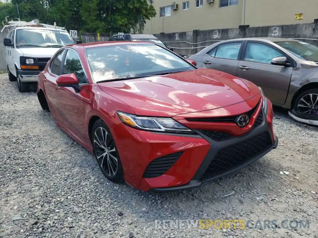 1 Photograph of a damaged car 4T1G11AK9LU309203 TOYOTA CAMRY 2020