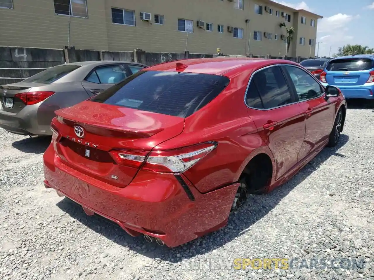 4 Photograph of a damaged car 4T1G11AK9LU309203 TOYOTA CAMRY 2020