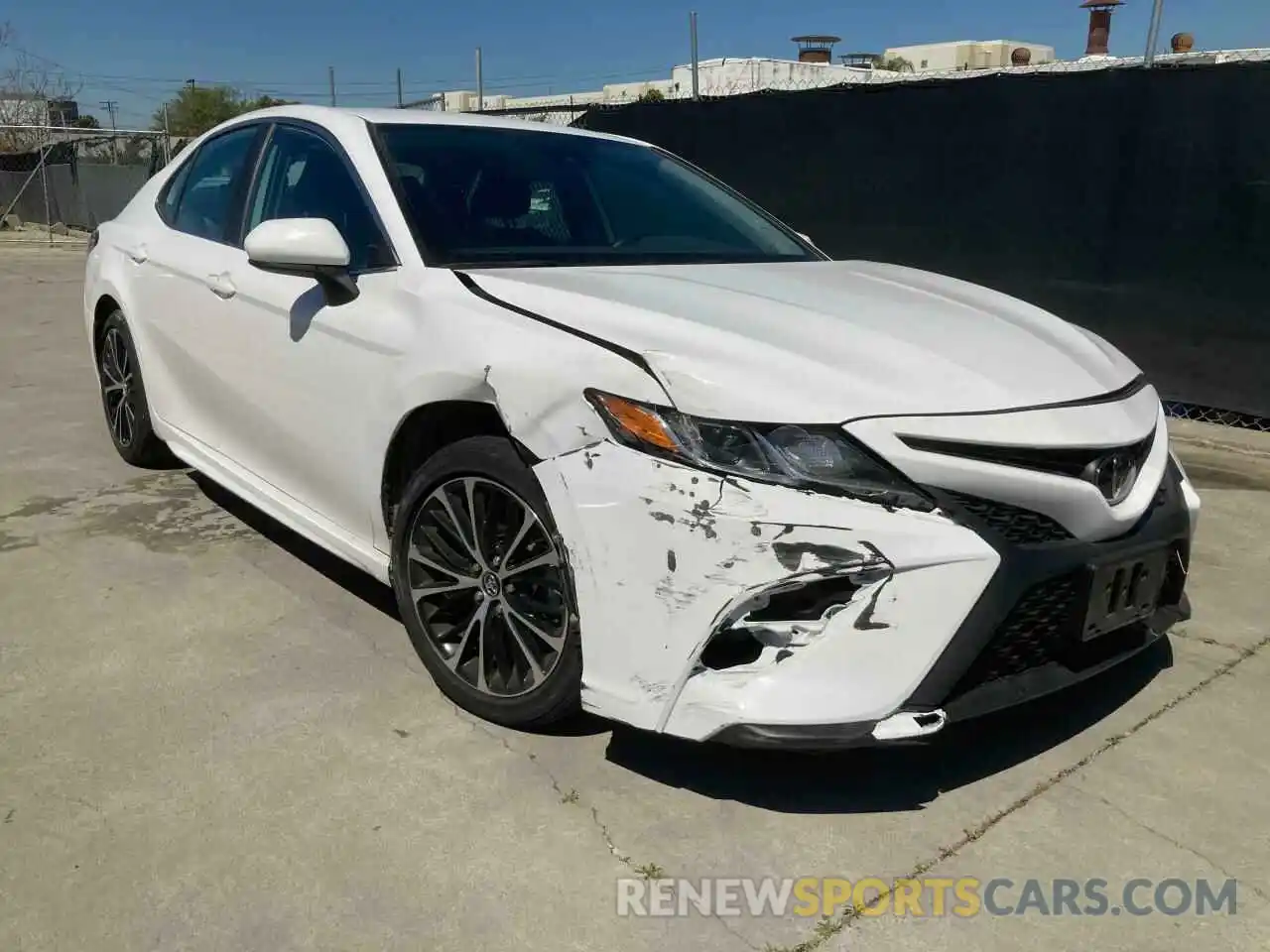 1 Photograph of a damaged car 4T1G11AK9LU326485 TOYOTA CAMRY 2020