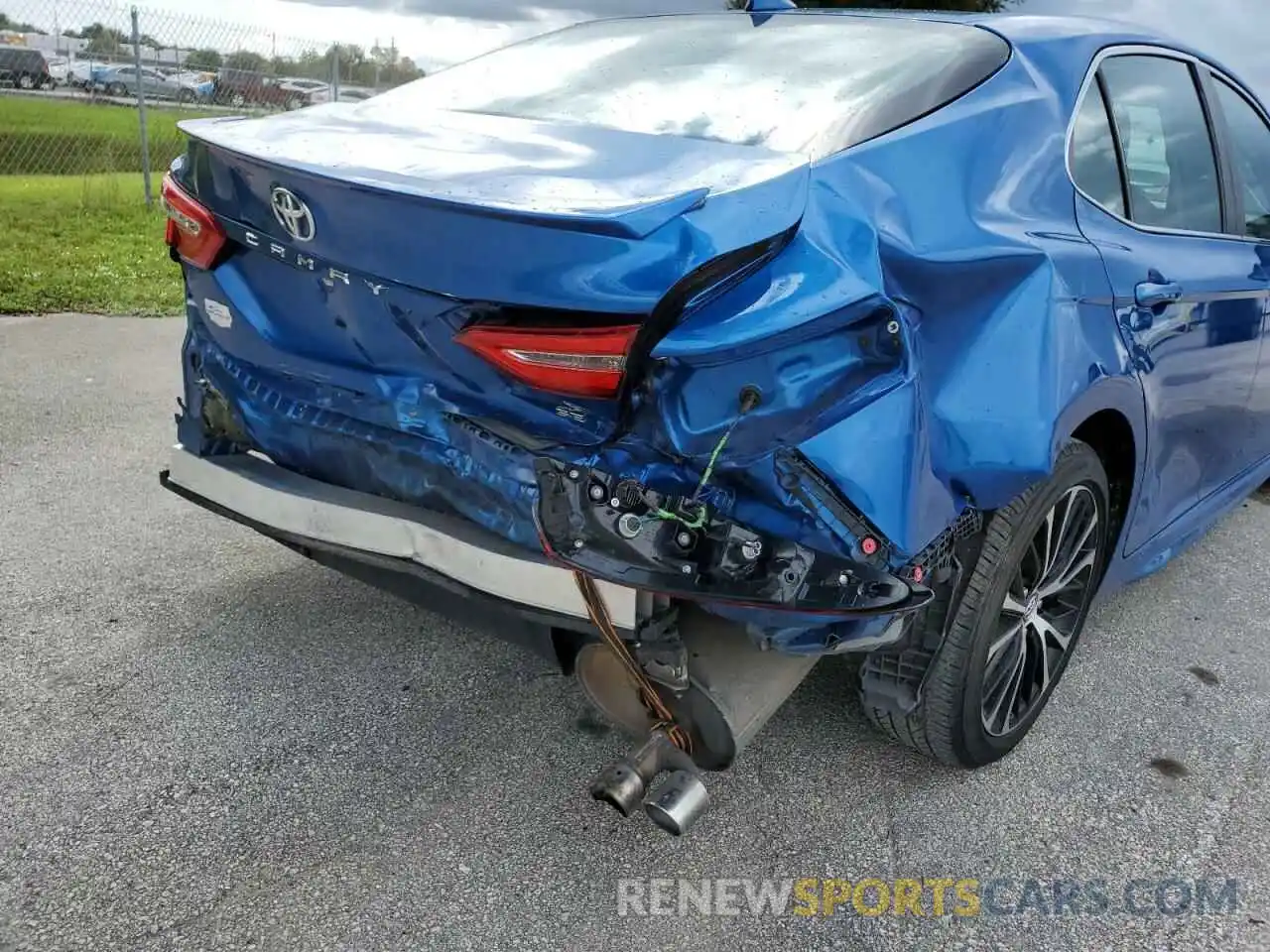 9 Photograph of a damaged car 4T1G11AK9LU340189 TOYOTA CAMRY 2020