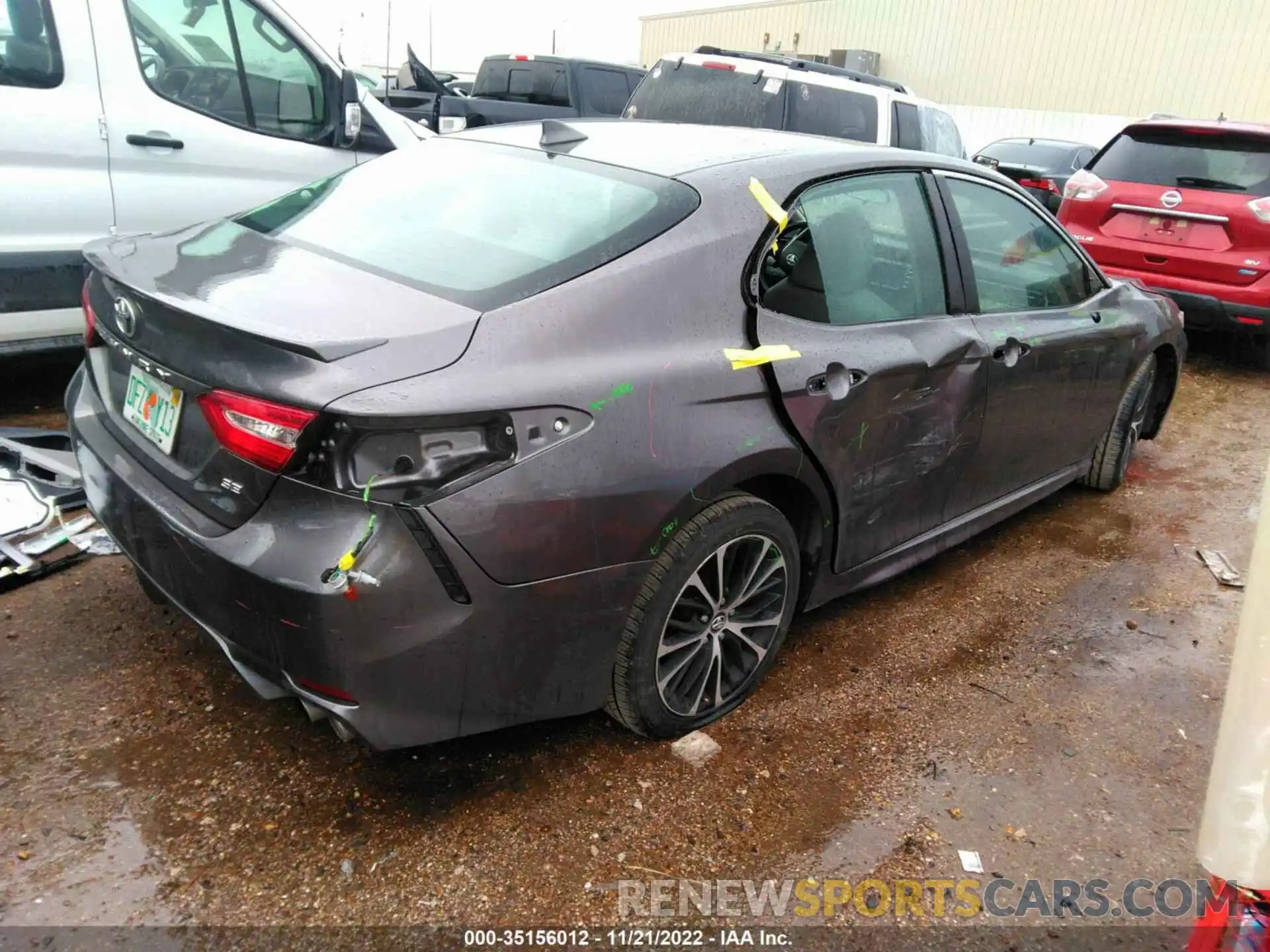 4 Photograph of a damaged car 4T1G11AK9LU343271 TOYOTA CAMRY 2020