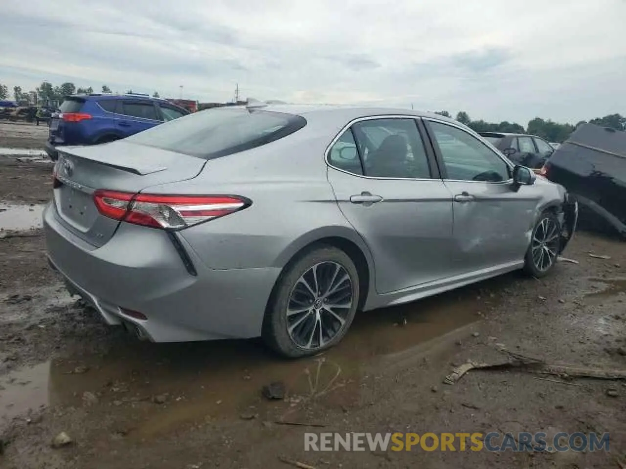 3 Photograph of a damaged car 4T1G11AK9LU343688 TOYOTA CAMRY 2020