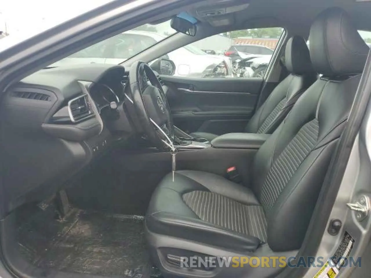 7 Photograph of a damaged car 4T1G11AK9LU343688 TOYOTA CAMRY 2020