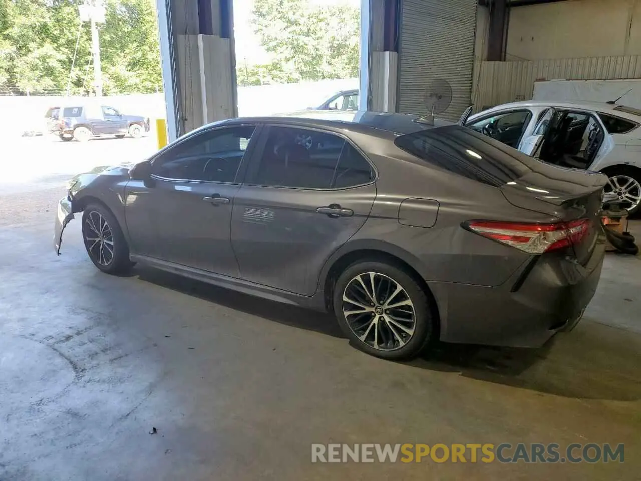 2 Photograph of a damaged car 4T1G11AK9LU344016 TOYOTA CAMRY 2020
