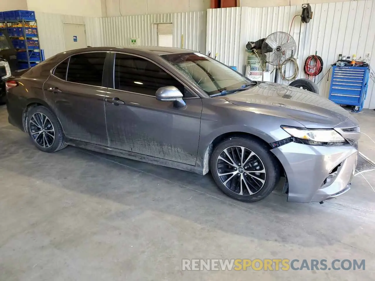 4 Photograph of a damaged car 4T1G11AK9LU344016 TOYOTA CAMRY 2020