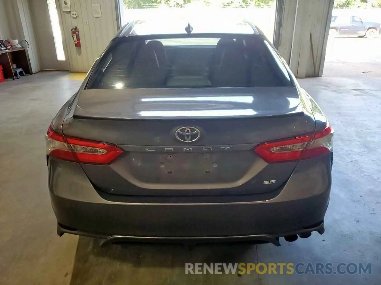 6 Photograph of a damaged car 4T1G11AK9LU344016 TOYOTA CAMRY 2020