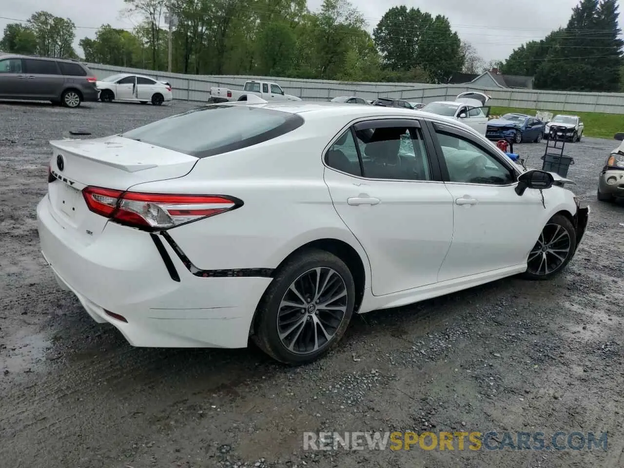 3 Photograph of a damaged car 4T1G11AK9LU345439 TOYOTA CAMRY 2020