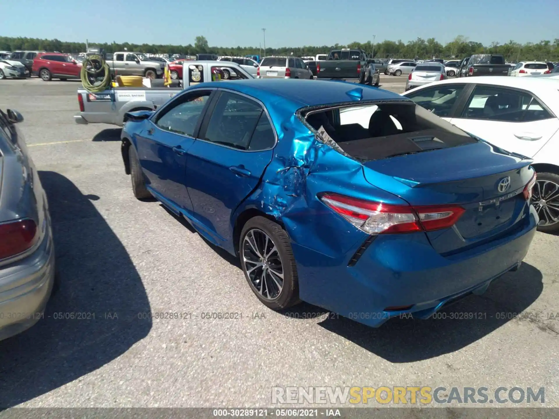 3 Photograph of a damaged car 4T1G11AK9LU350964 TOYOTA CAMRY 2020