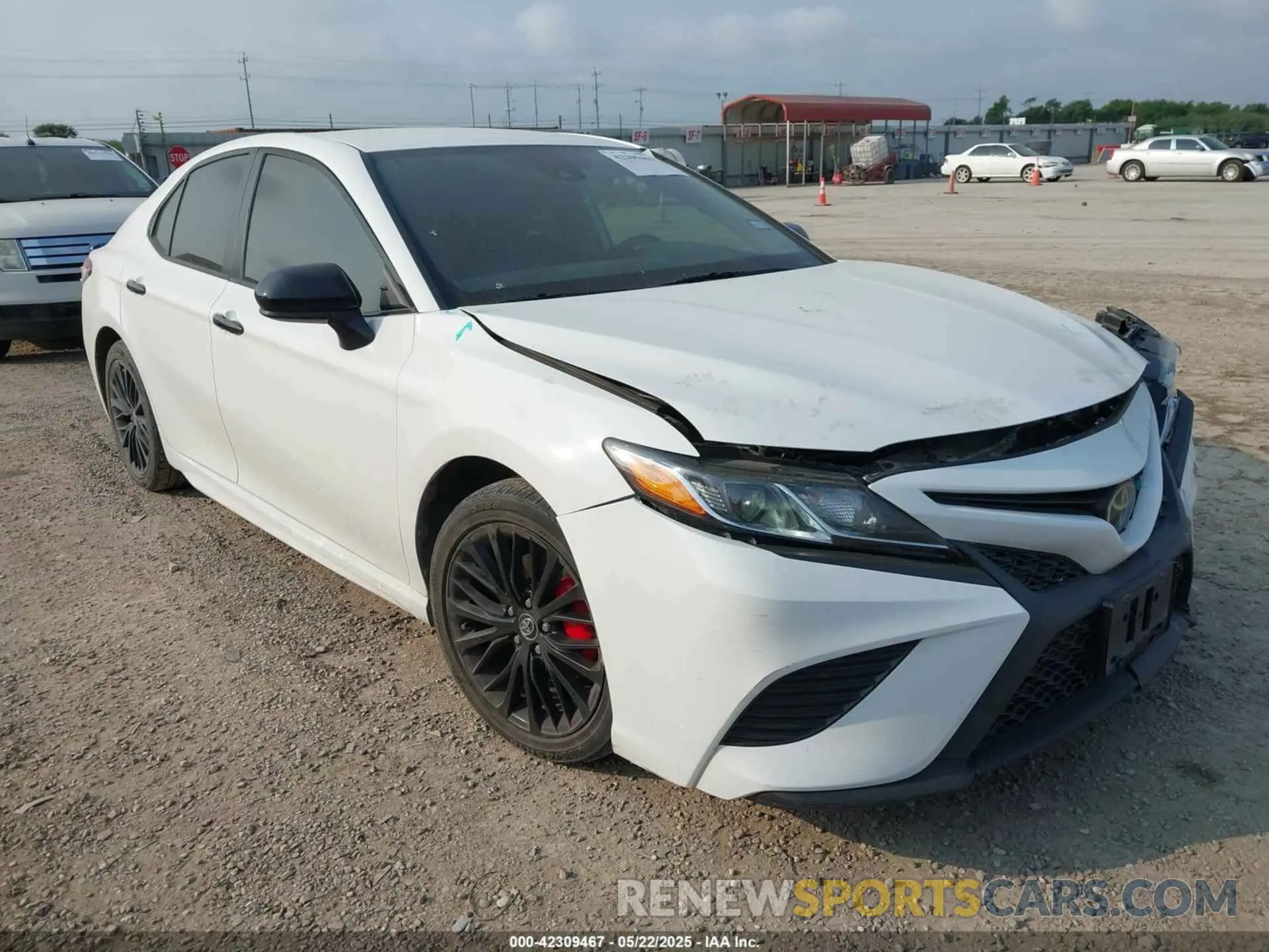 1 Photograph of a damaged car 4T1G11AK9LU351595 TOYOTA CAMRY 2020