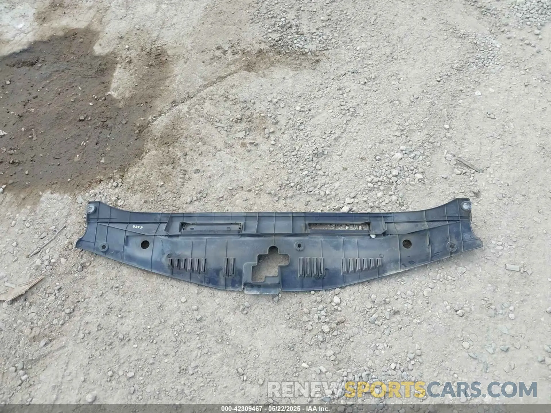 12 Photograph of a damaged car 4T1G11AK9LU351595 TOYOTA CAMRY 2020