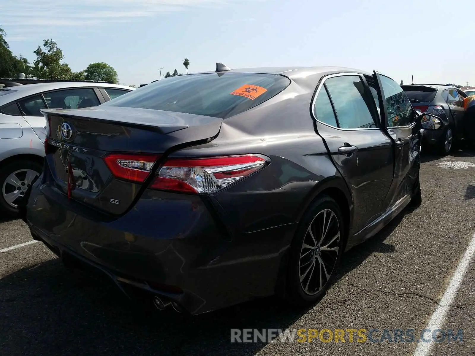 4 Photograph of a damaged car 4T1G11AK9LU352536 TOYOTA CAMRY 2020