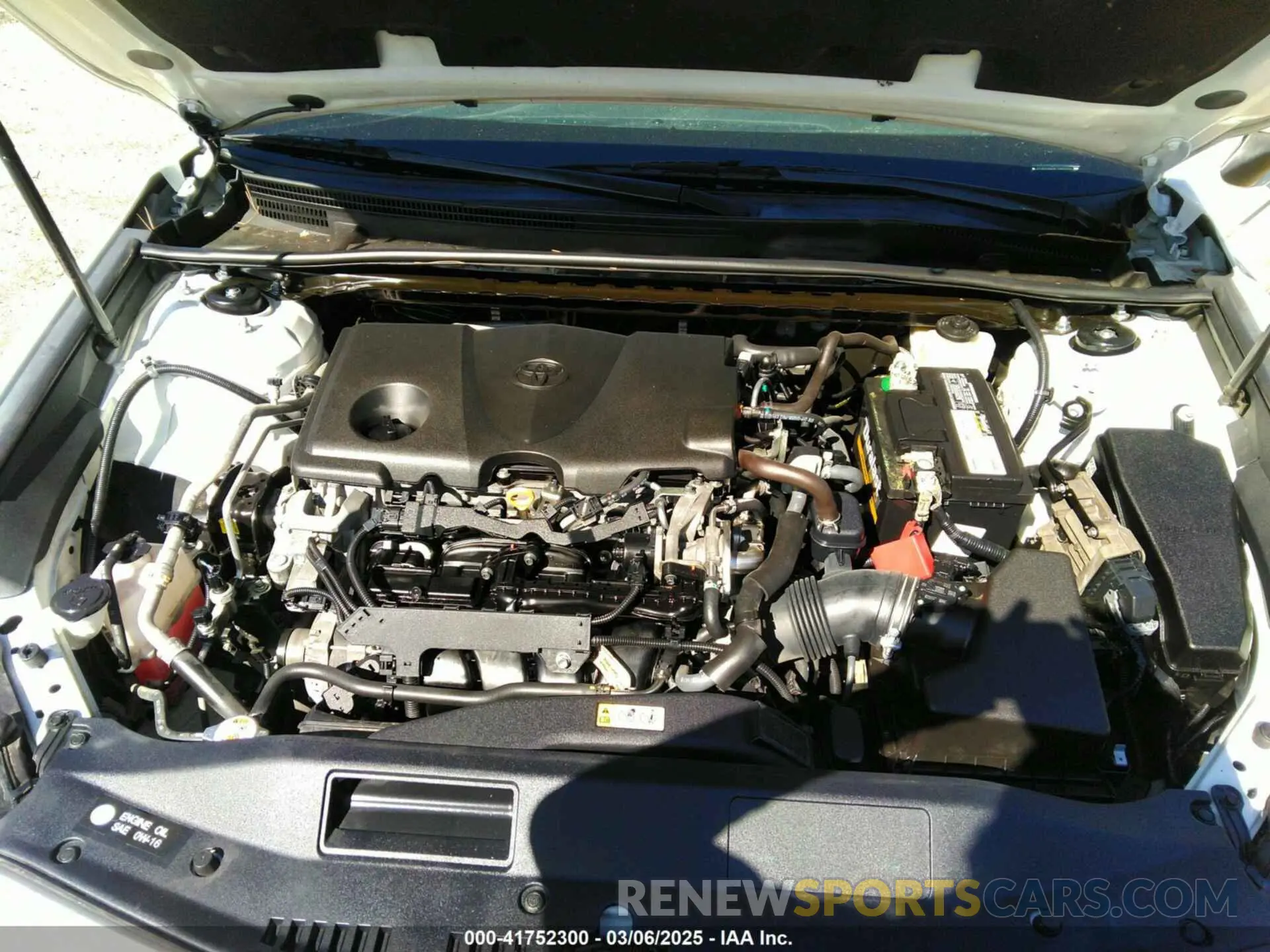 10 Photograph of a damaged car 4T1G11AK9LU360331 TOYOTA CAMRY 2020