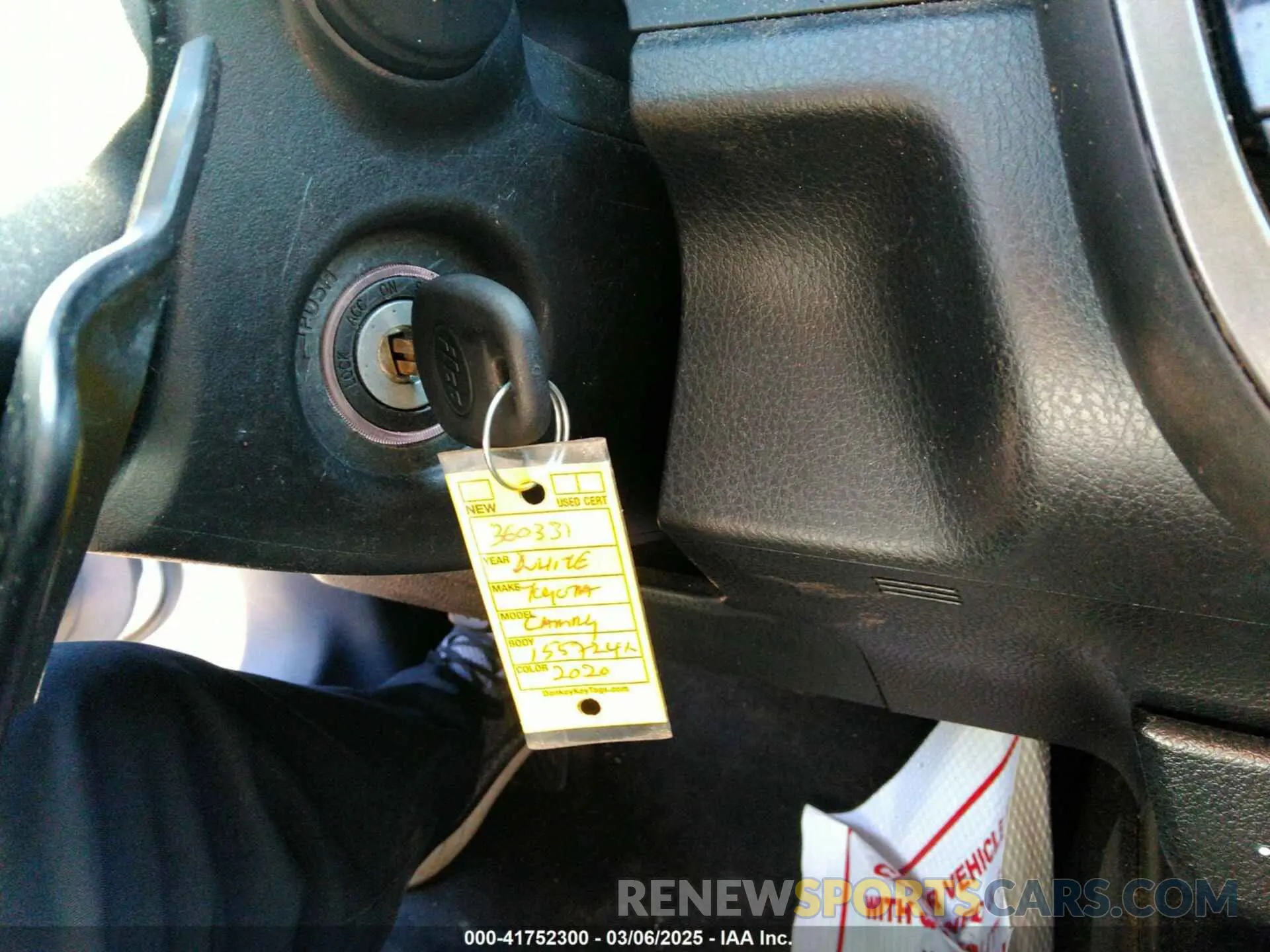 11 Photograph of a damaged car 4T1G11AK9LU360331 TOYOTA CAMRY 2020