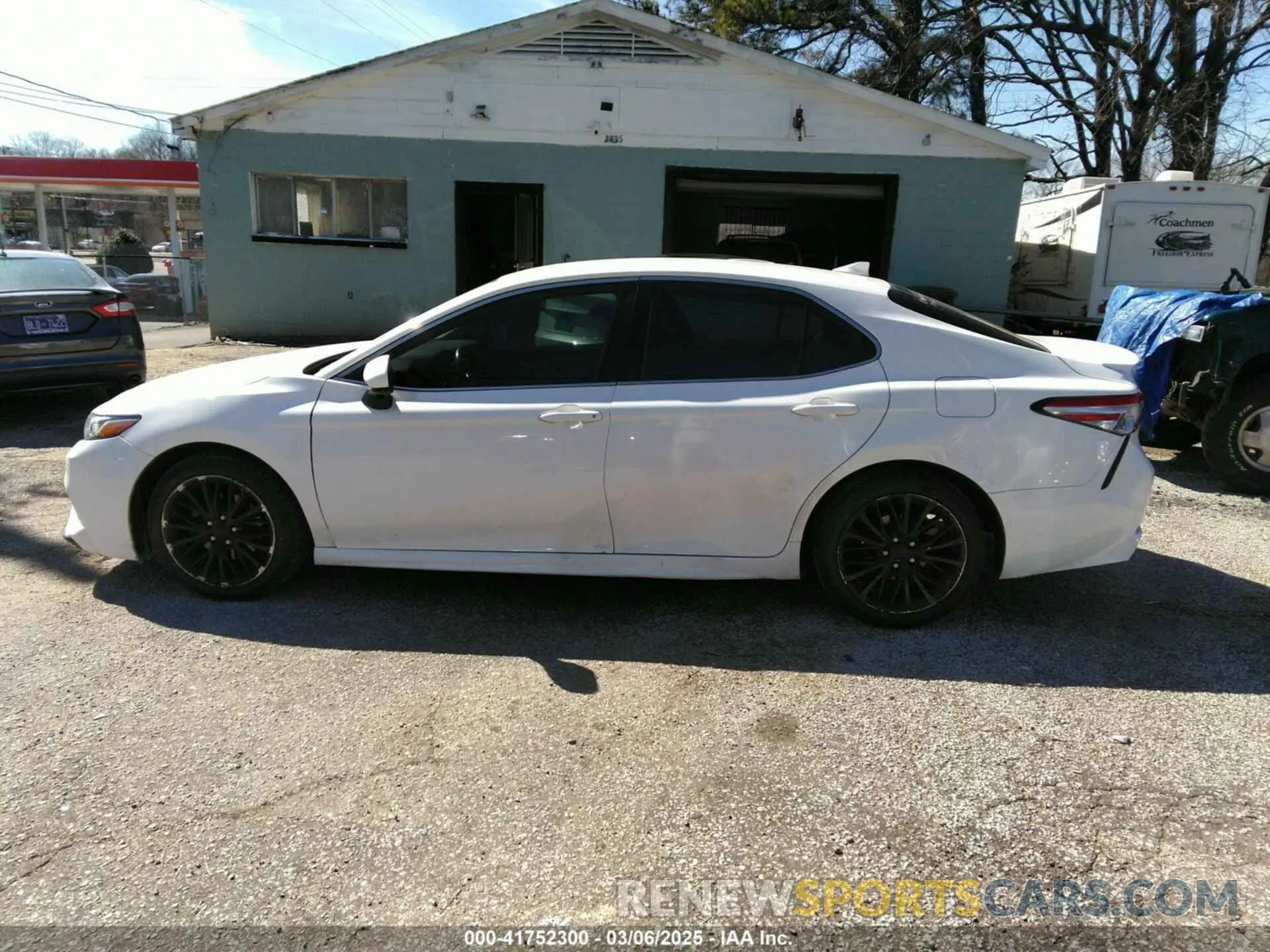 14 Photograph of a damaged car 4T1G11AK9LU360331 TOYOTA CAMRY 2020