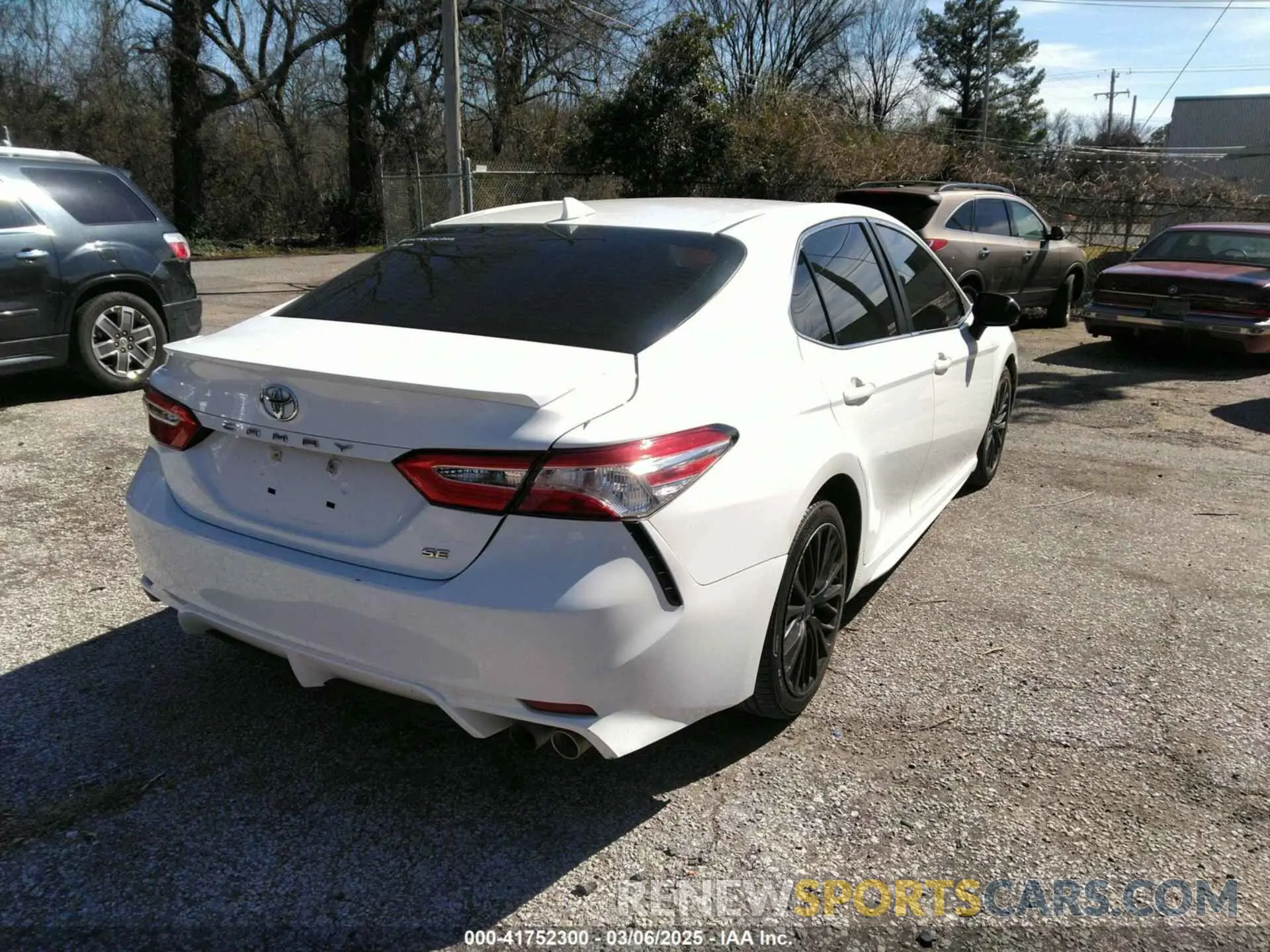 4 Photograph of a damaged car 4T1G11AK9LU360331 TOYOTA CAMRY 2020