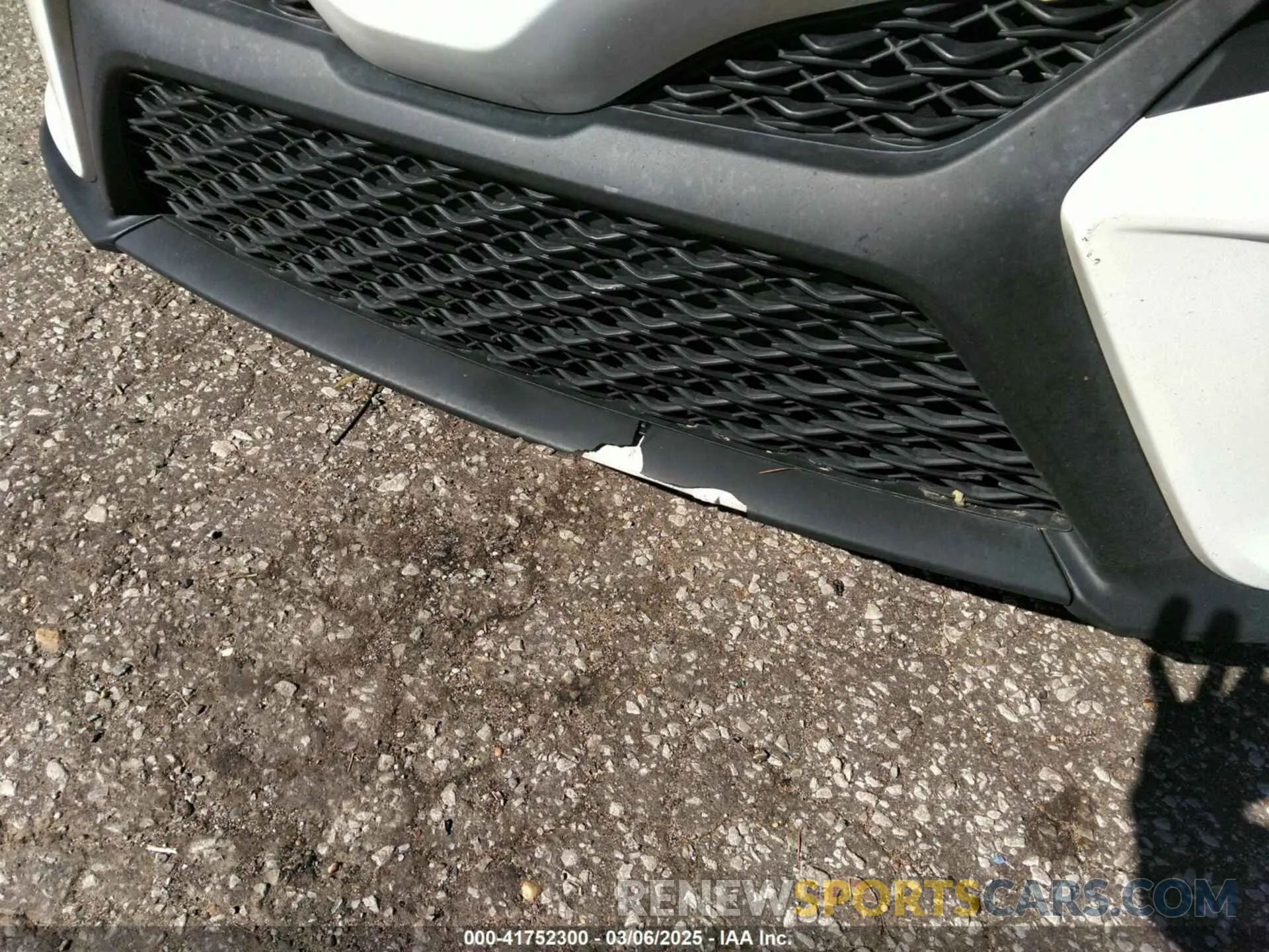 6 Photograph of a damaged car 4T1G11AK9LU360331 TOYOTA CAMRY 2020