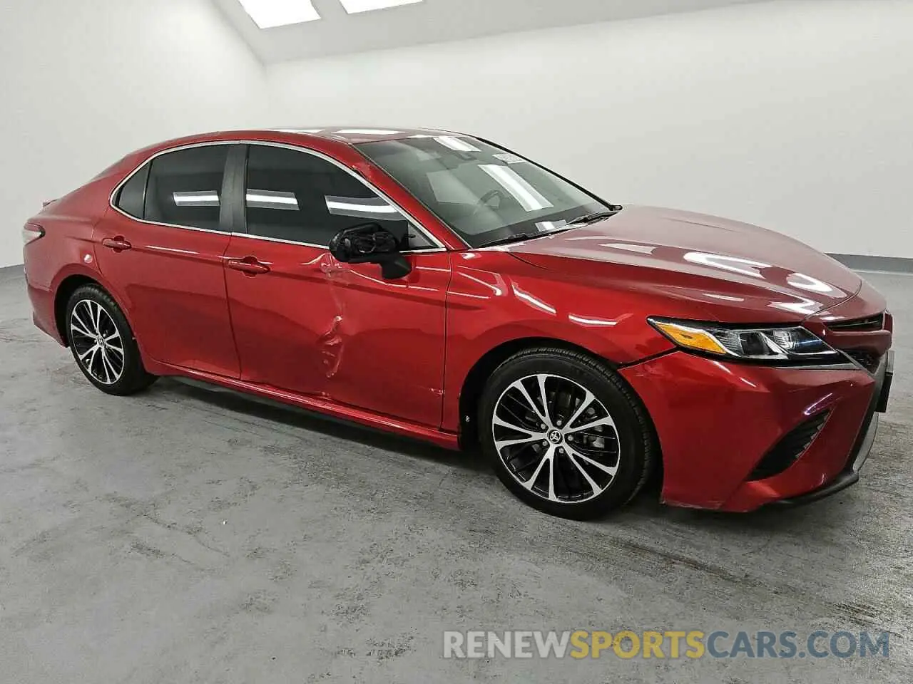 4 Photograph of a damaged car 4T1G11AK9LU360412 TOYOTA CAMRY 2020