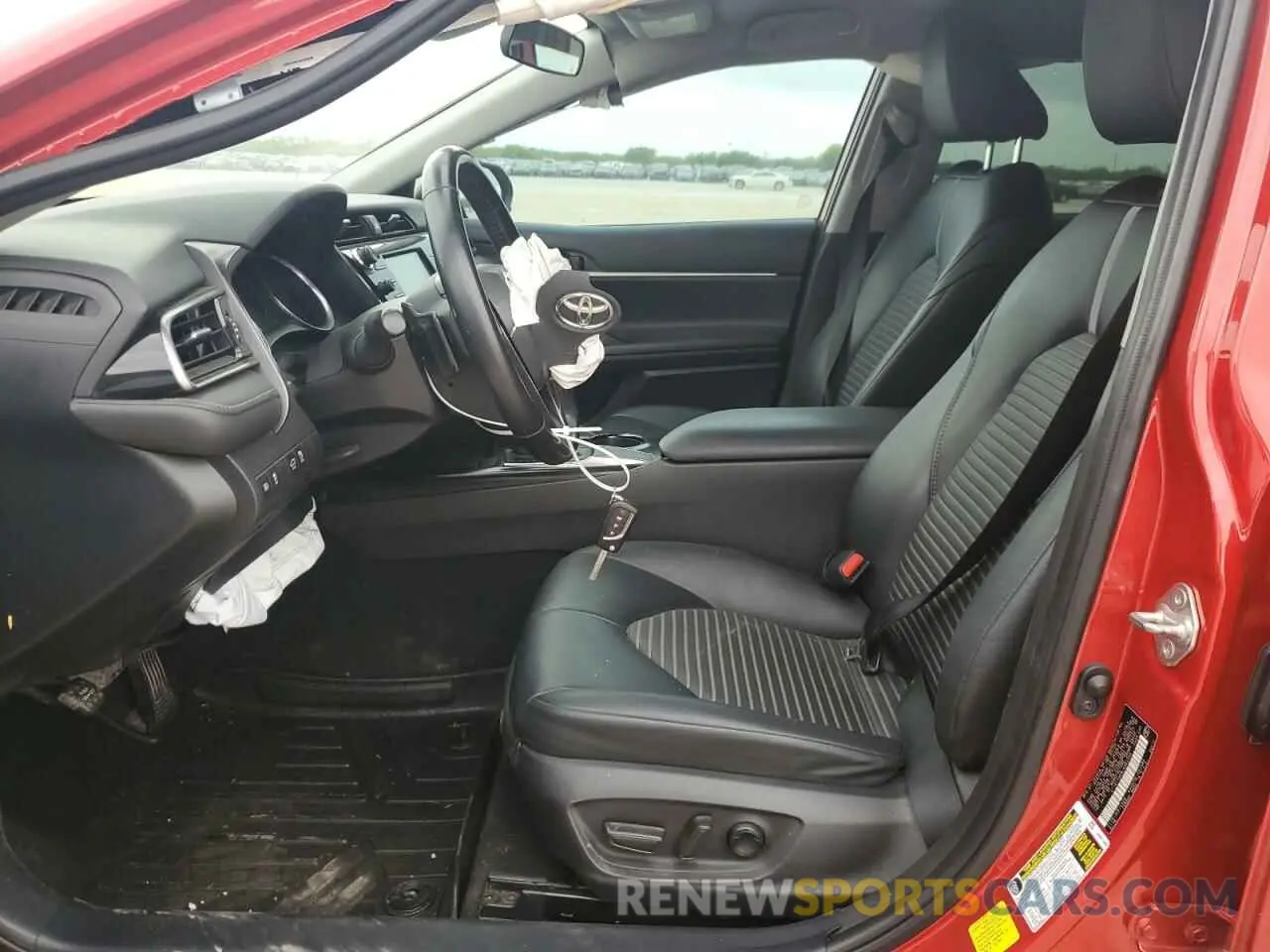 7 Photograph of a damaged car 4T1G11AK9LU363150 TOYOTA CAMRY 2020