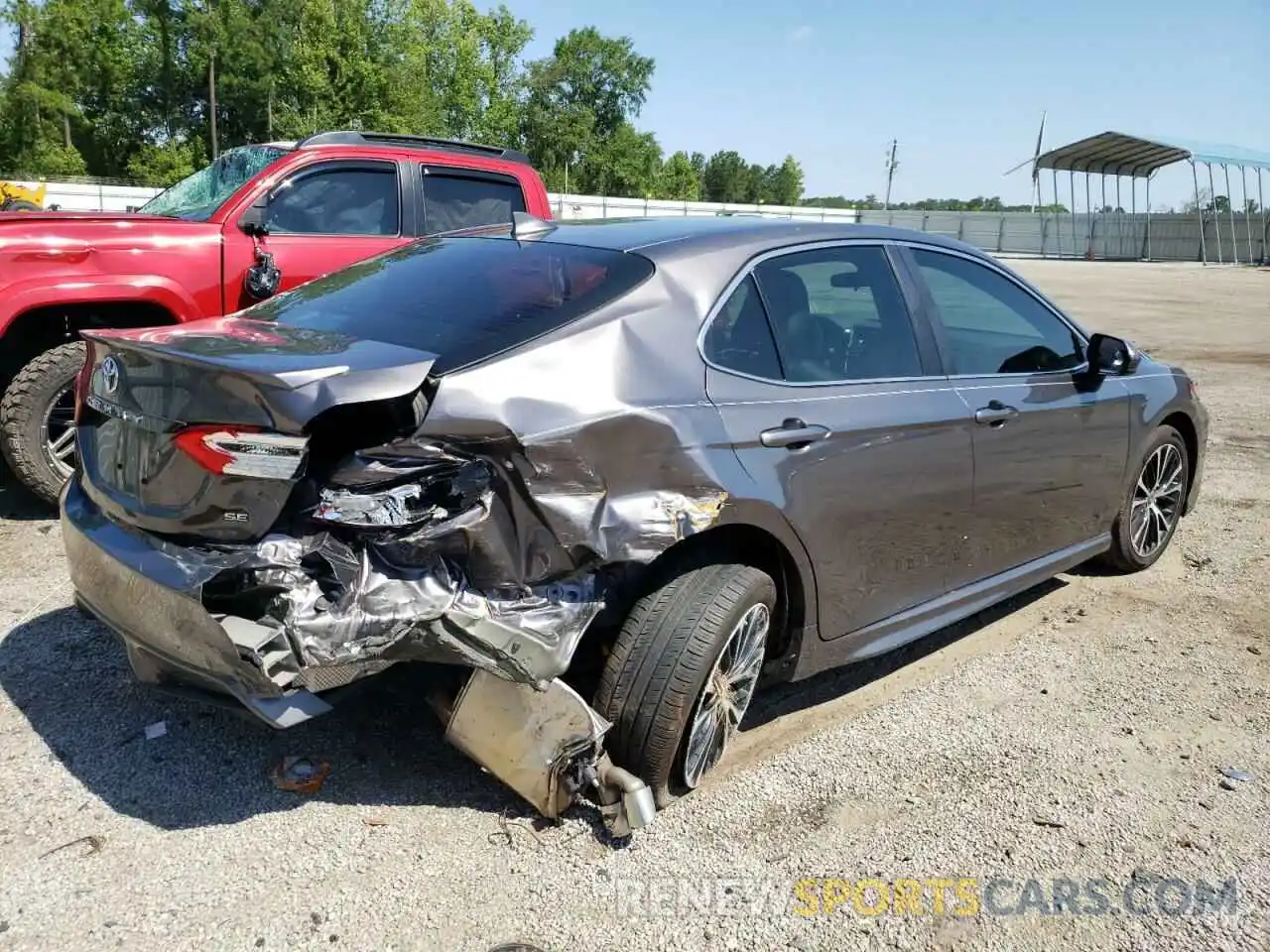 4 Photograph of a damaged car 4T1G11AK9LU366520 TOYOTA CAMRY 2020